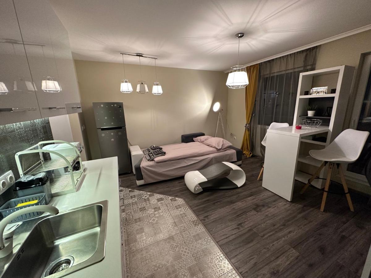 Uni Time Apartment By Lmg Sofia Exterior foto